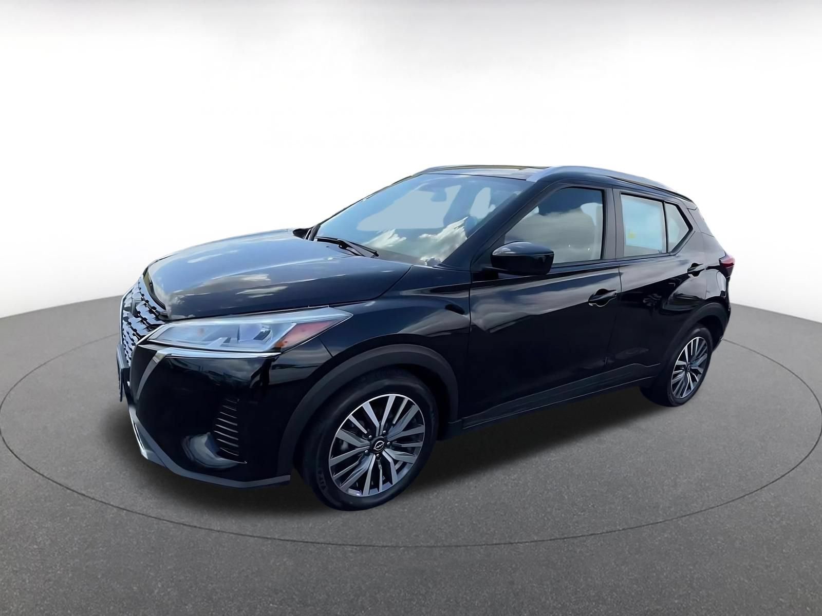 Used 2024 Nissan Kicks SV FWD image 6