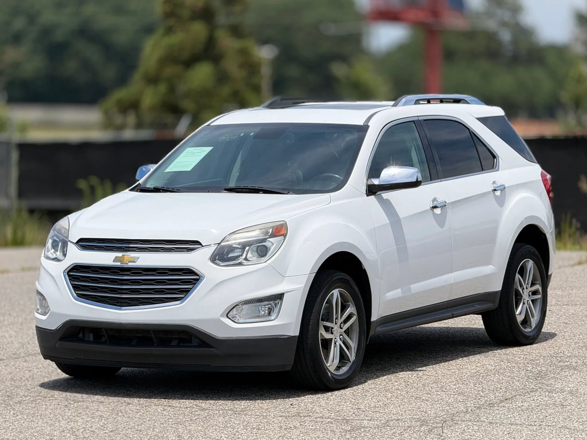 Used 2016 Chevrolet Equinox LTZ w/ Enhanced Convenience Package FWD image 6