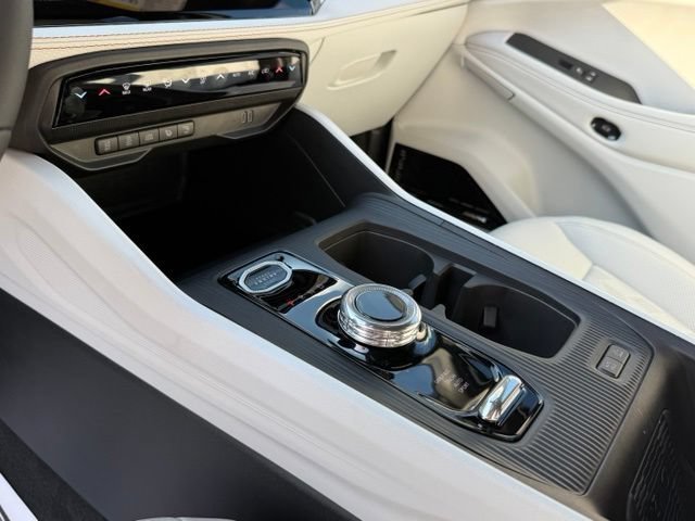 New 2026 Jeep Cherokee Overland w/ Advanced Pro Tech Group AWD/4WD image 21
