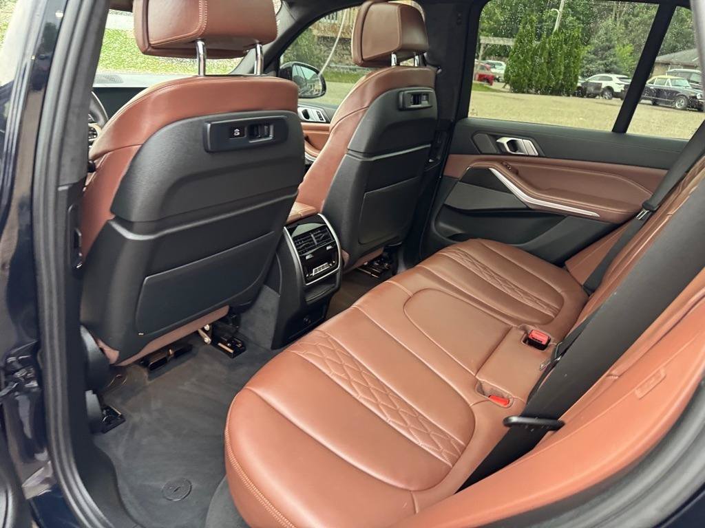 Used 2021 BMW X5 M50i w/ Dynamic Handling Package AWD/4WD image 22