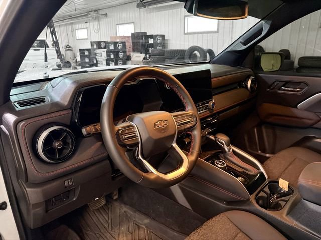 Used 2024 Chevrolet Colorado Z71 w/ Z71 Convenience Package 2 AWD/4WD image 8