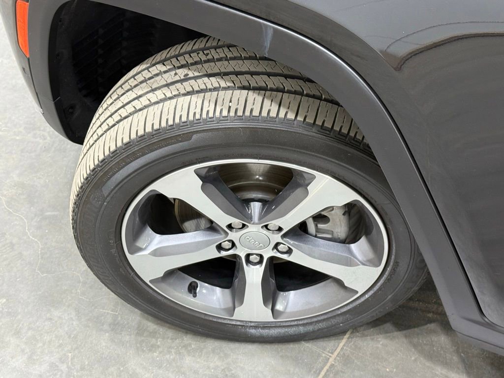 Used 2023 Jeep Grand Cherokee L Limited w/ Luxury Tech Group II image 46