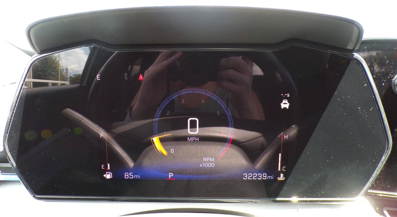 Used 2025 Chevrolet Trax LT w/ LT Convenience Package FWD image 11
