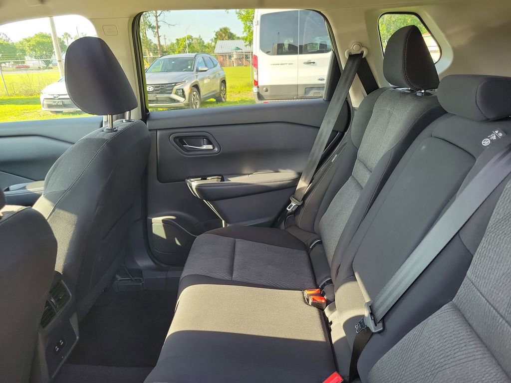 Used 2024 Nissan Rogue SV AWD/4WD image 32