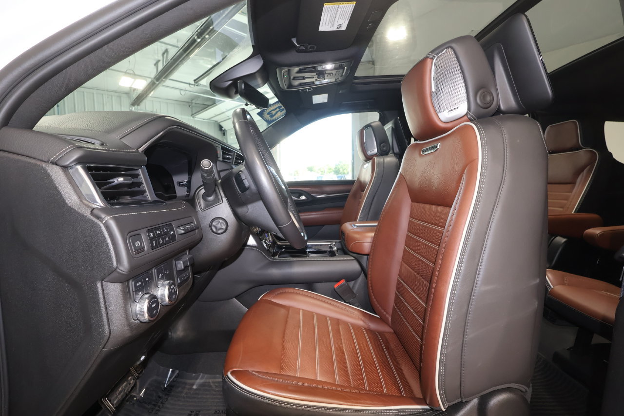 Used 2023 GMC Yukon XL Denali Ultimate AWD/4WD image 25