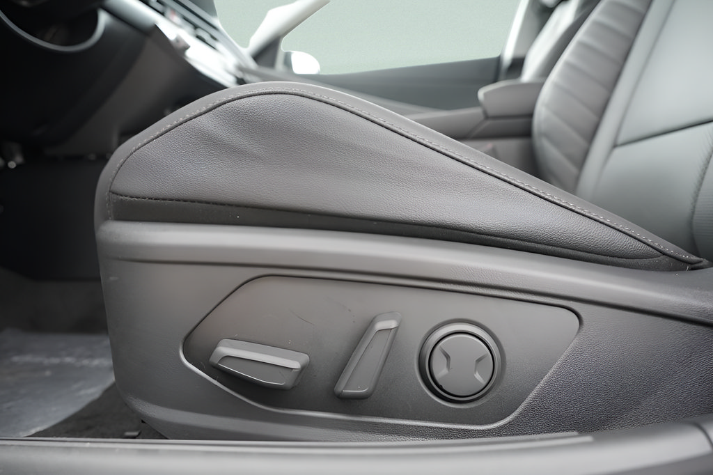 New 2026 Hyundai Elantra Limited FWD image 21