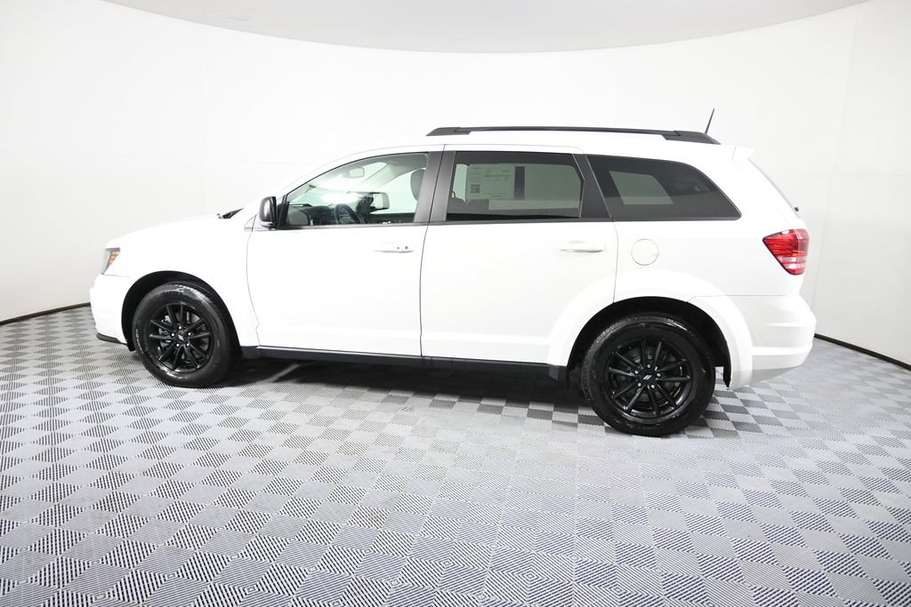 Used 2020 Dodge Journey SE w/ Blacktop Package FWD image 3