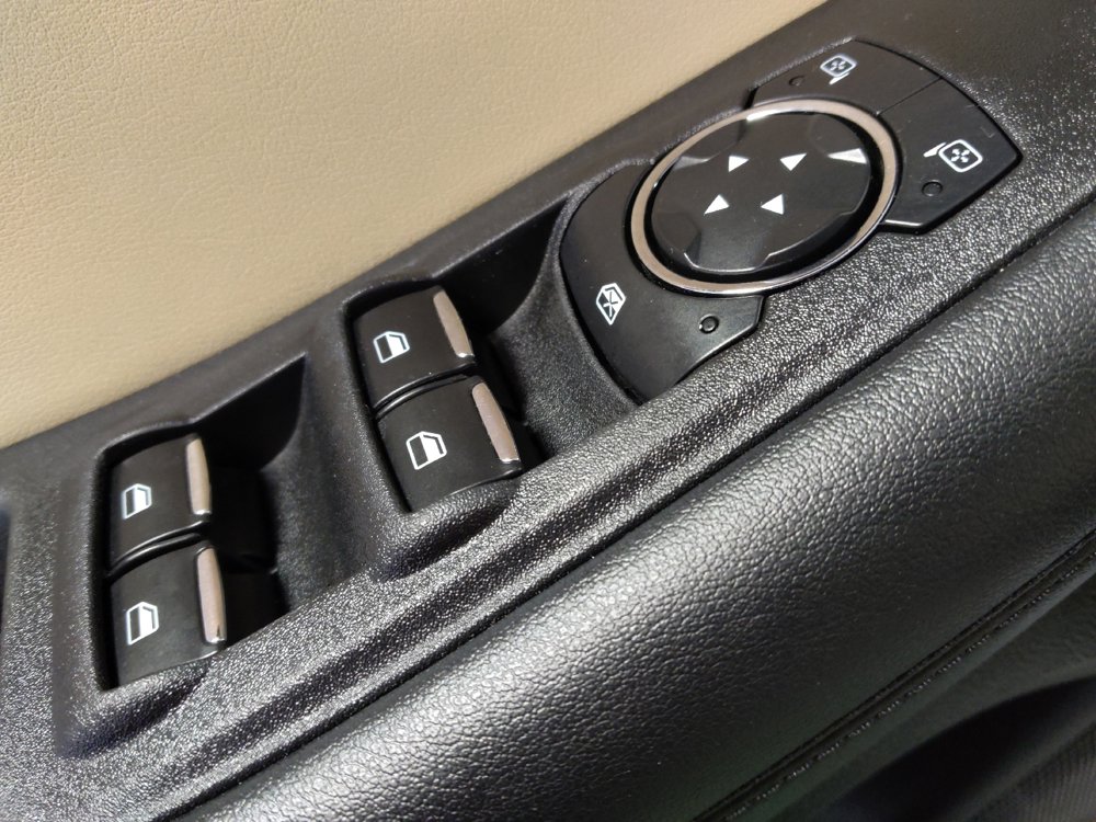 Used 2021 Ford Edge SE image 27