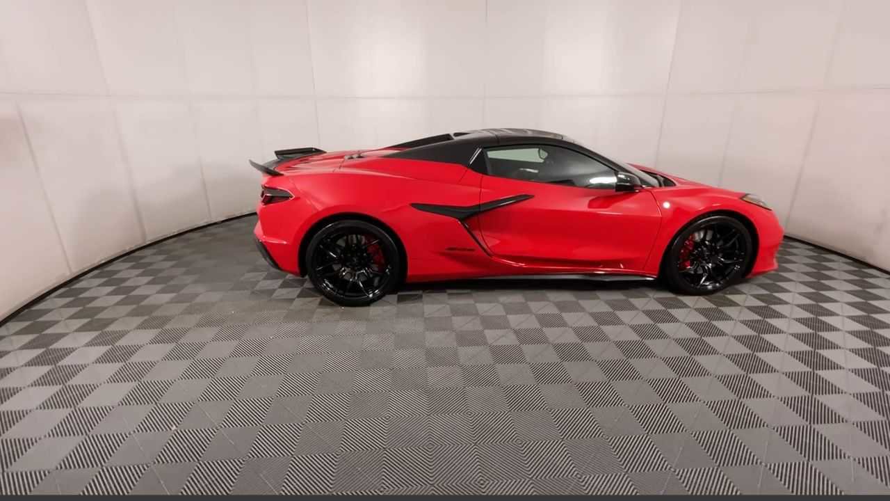 New 2025 Chevrolet Corvette Z06 image 18