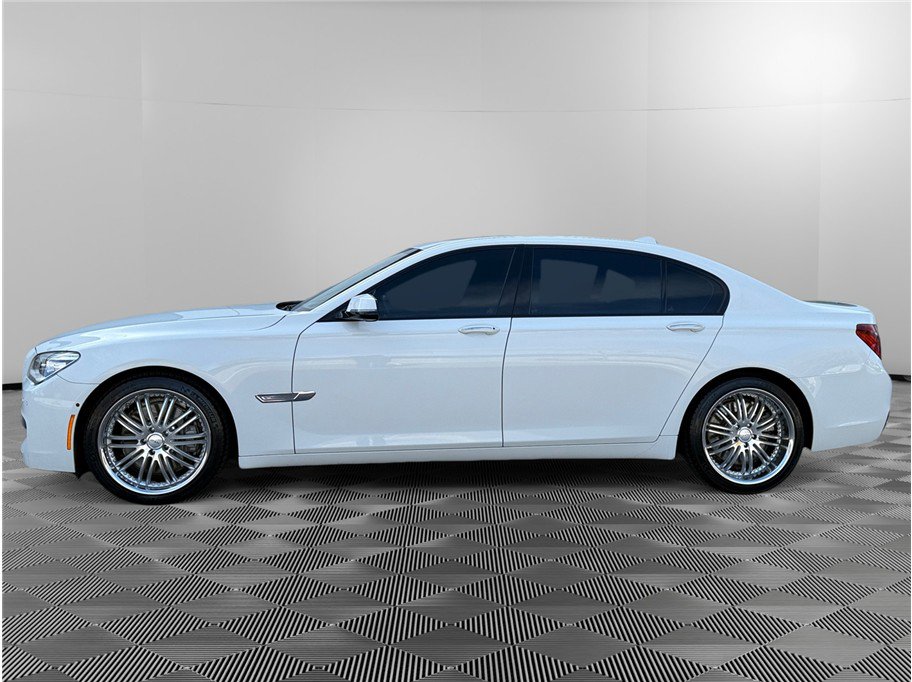 Used 2015 BMW 750Li RWD image 2