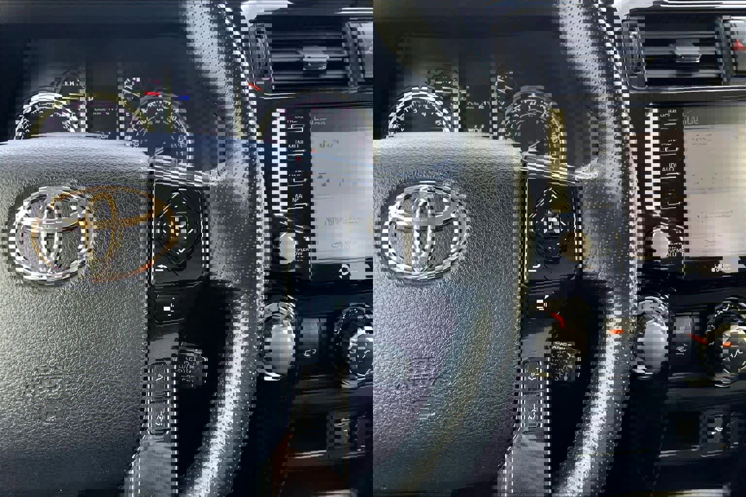 Used 2024 Toyota 4Runner TRD Off-Road Premium AWD/4WD image 24