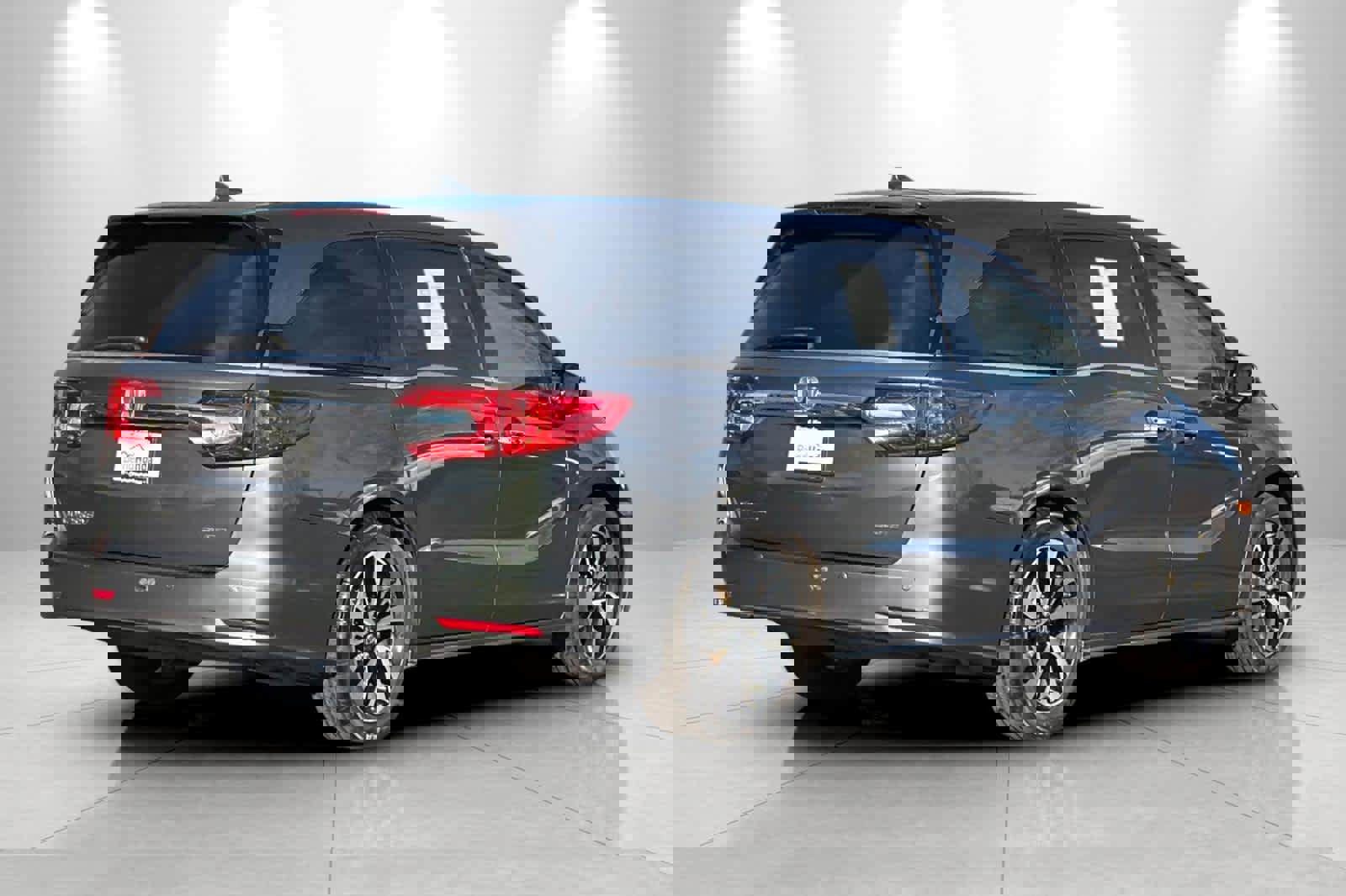 Used 2018 Honda Odyssey Elite image 2