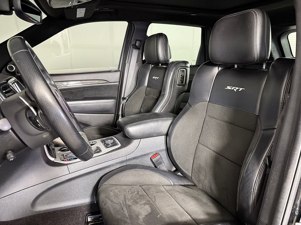 Used 2018 Jeep Grand Cherokee SRT w/ Trailer Tow Group IV AWD/4WD image 32