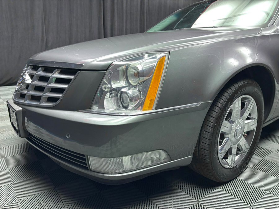 Used 2007 Cadillac DTS Luxury I w/ Sun And Sound Package image 10