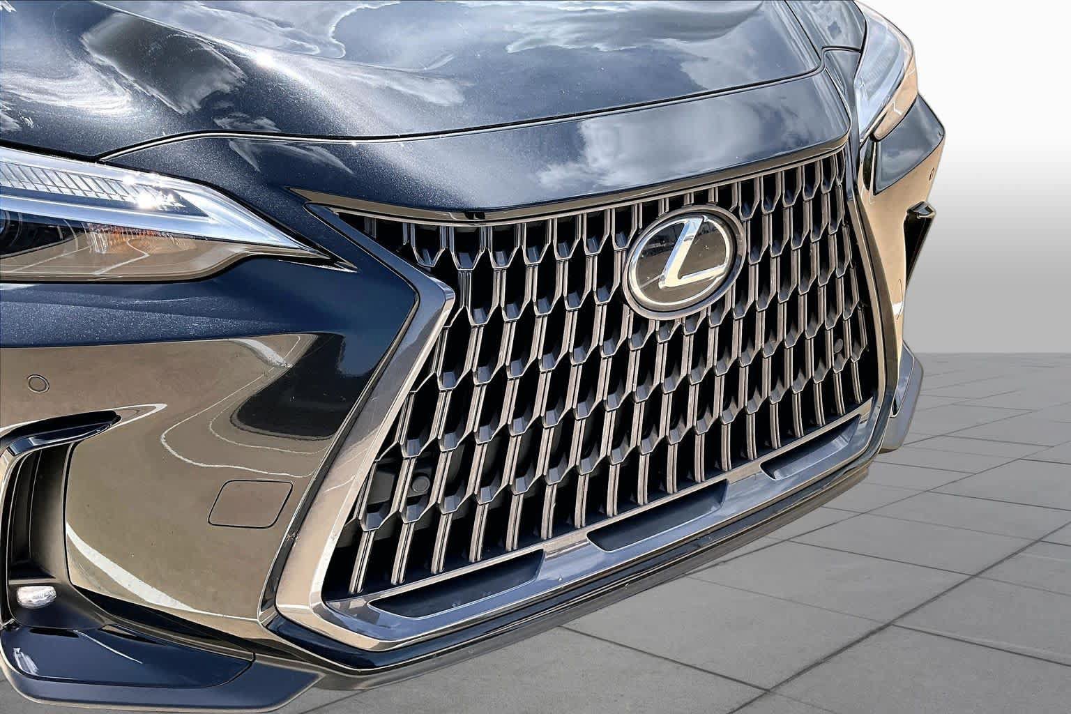 Certified 2025 Lexus NX 250 FWD w/ Premium Package image 30