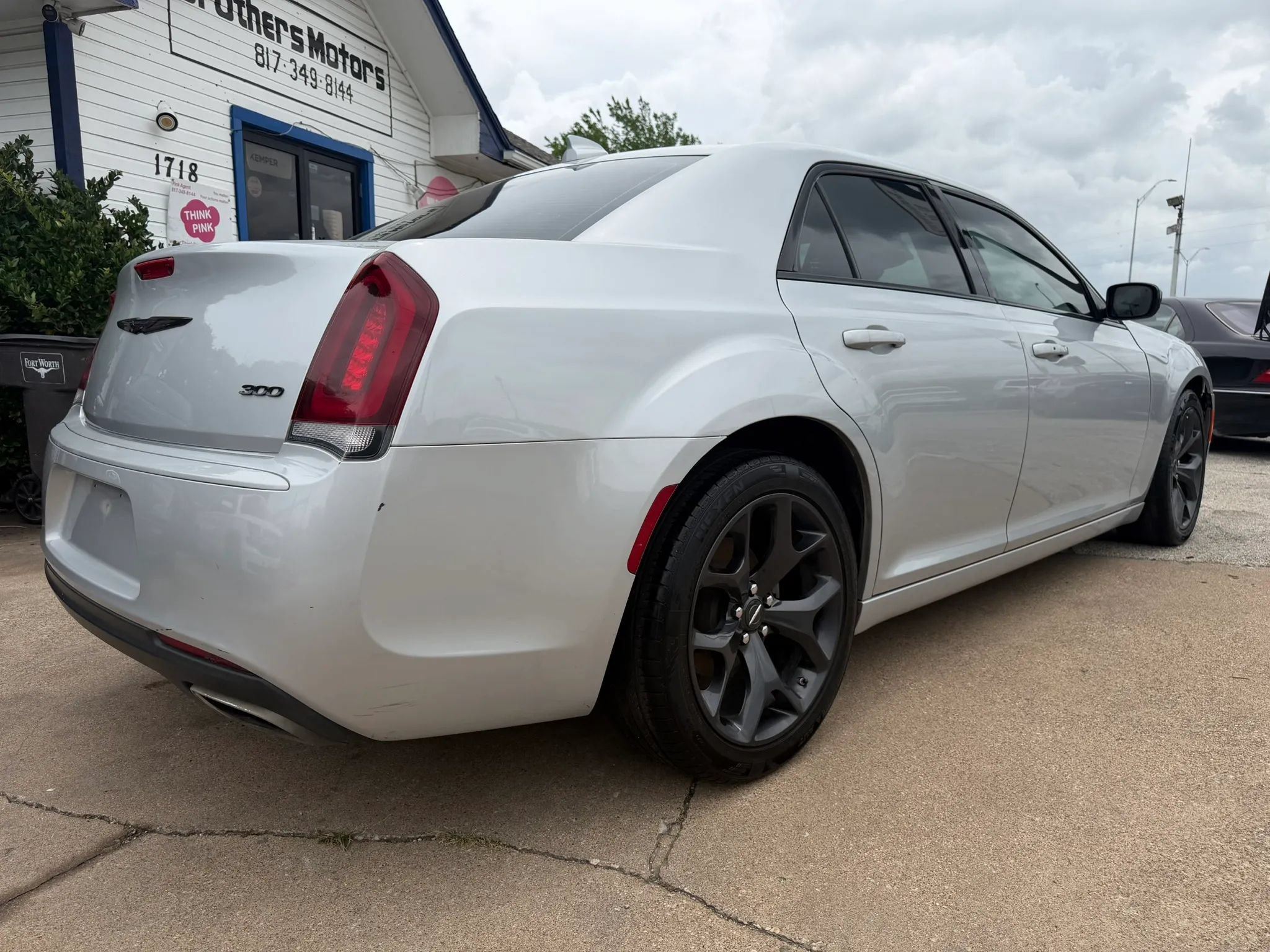 Used 2023 Chrysler 300 Touring w/ Sport Appearance Package RWD image 5