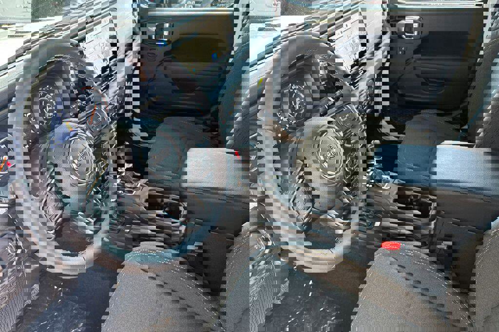 New 2025 Jeep Gladiator Sport image 7