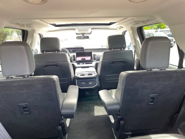 Used 2025 Ford Expedition Active AWD/4WD image 33