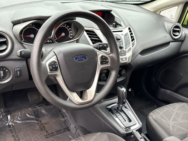 Used 2013 Ford Fiesta SE image 17