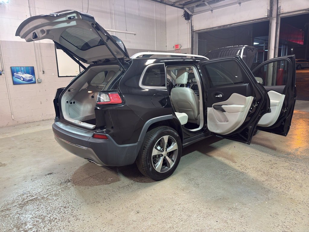 Used 2019 Jeep Cherokee Limited AWD/4WD image 14