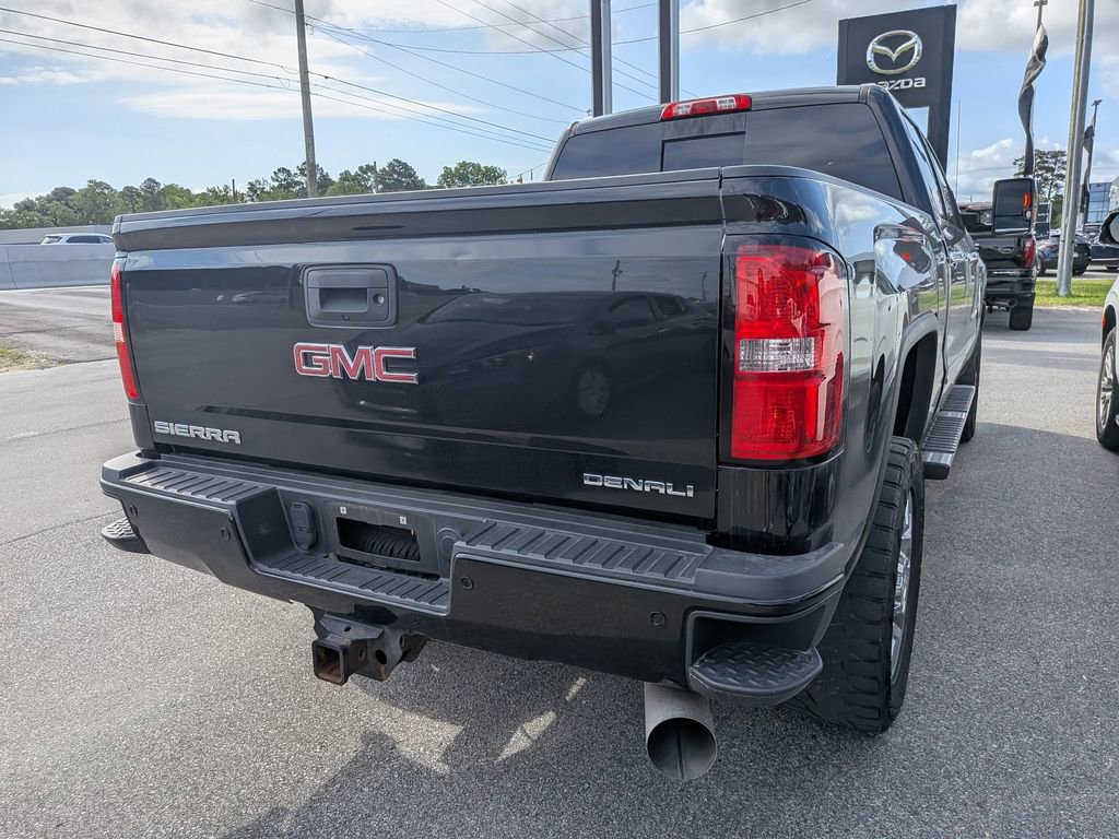 Used 2019 GMC Sierra 2500 Denali w/ Duramax Plus Package AWD/4WD image 9