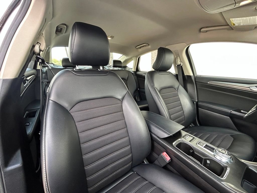 Used 2017 Ford Fusion SE w/ Equipment Group 201A FWD image 28