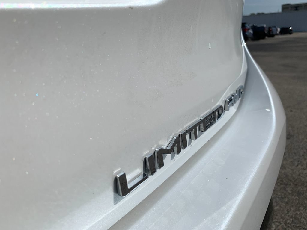 Used 2026 Toyota Highlander Limited AWD/4WD image 37