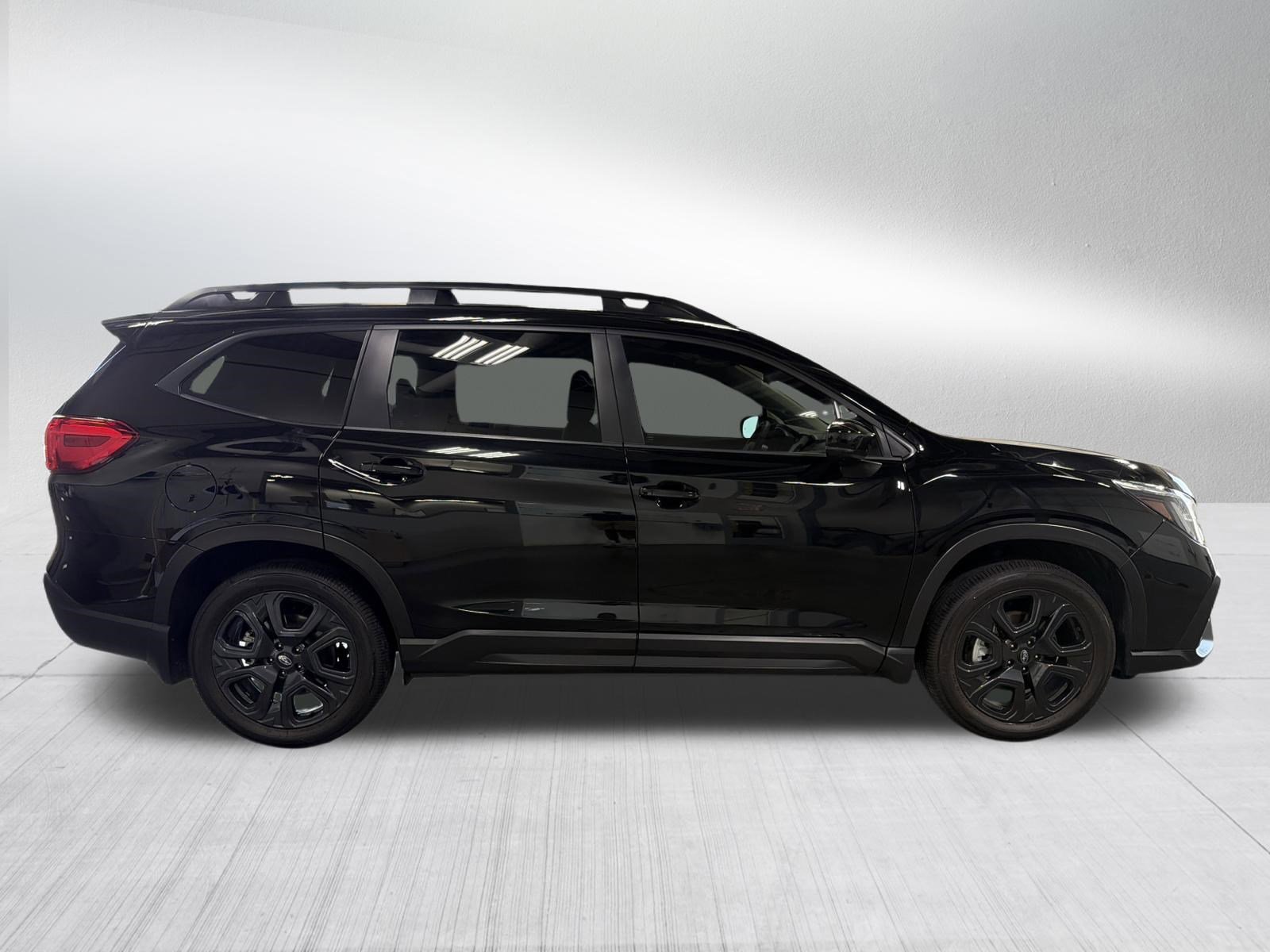Certified 2025 Subaru Ascent Bronze Edition AWD/4WD image 8