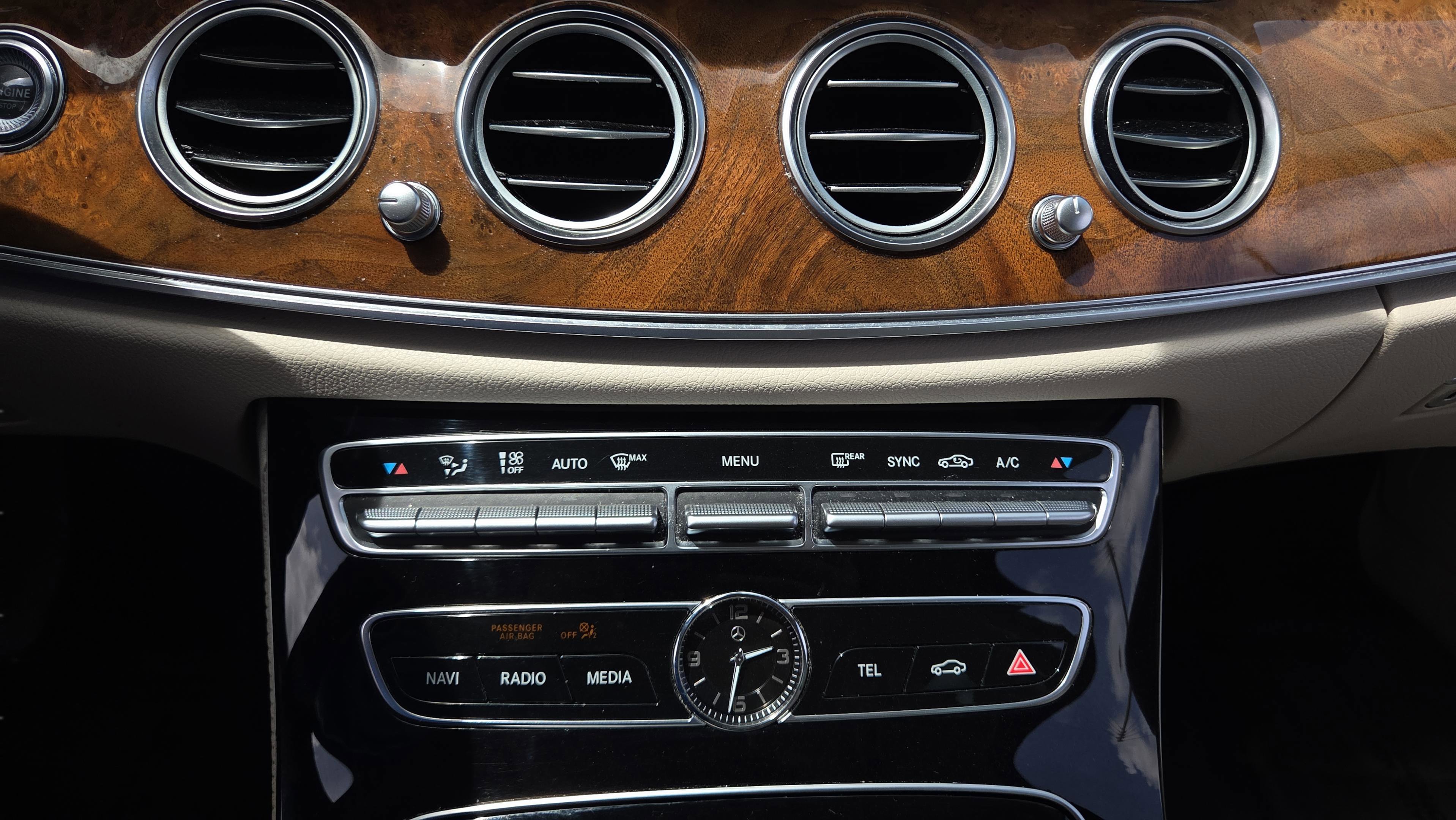 Used 2018 Mercedes-Benz E 300 image 32