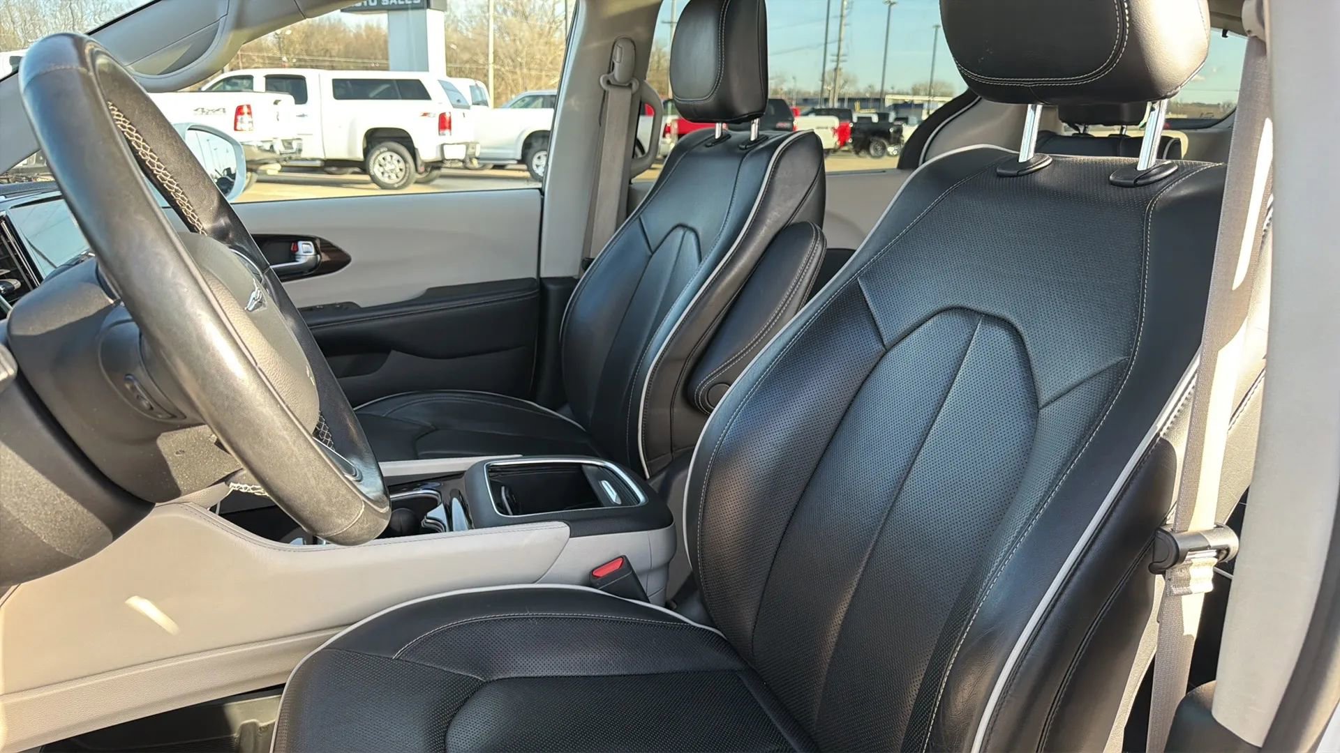 Used 2022 Chrysler Pacifica Limited image 59