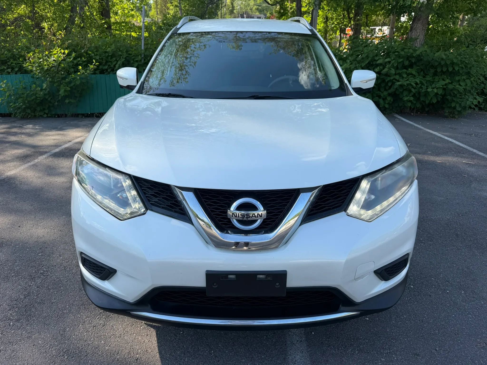 Used 2015 Nissan Rogue SV w/ SV Premium Package AWD/4WD image 2