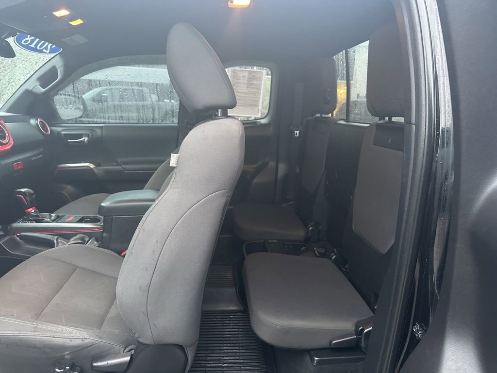 Used 2018 Toyota Tacoma TRD Sport w/ Technology Package image 30