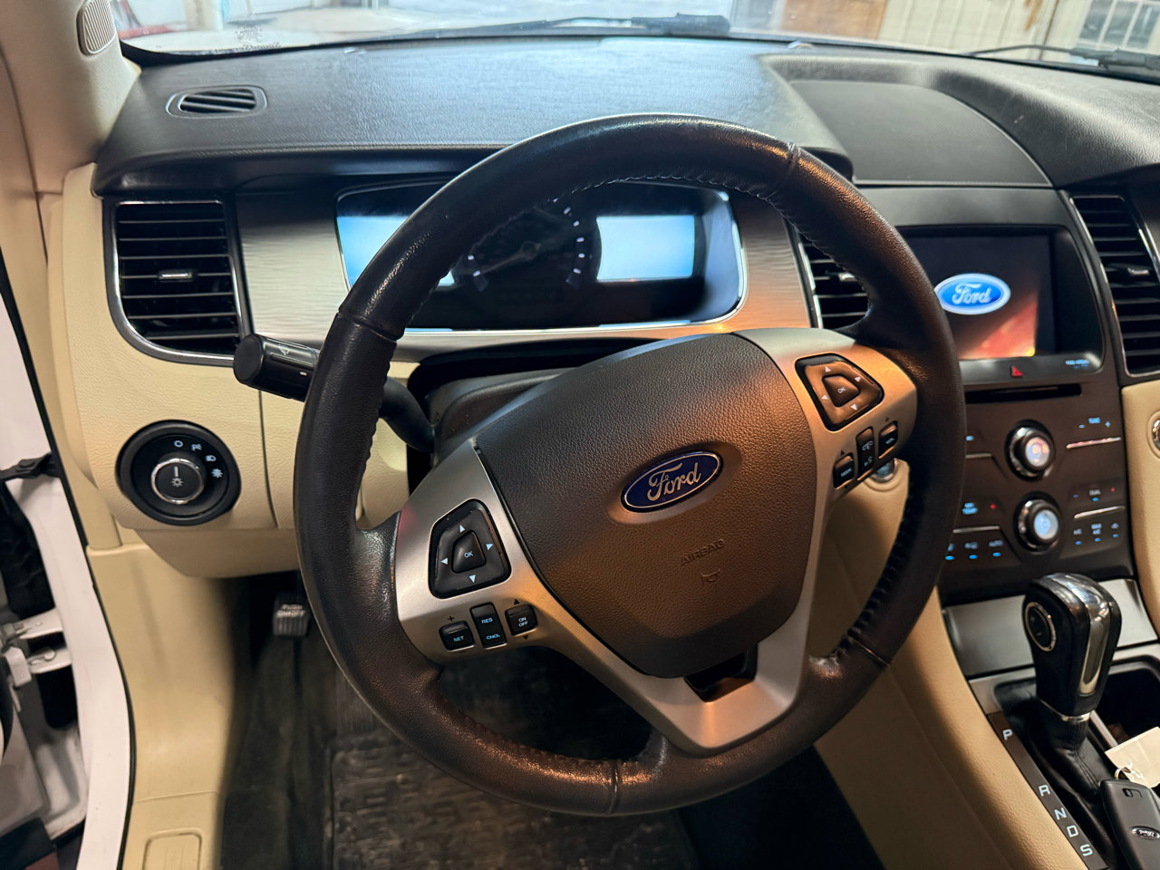 Used 2018 Ford Taurus SEL w/ Equipment Group 201A image 13