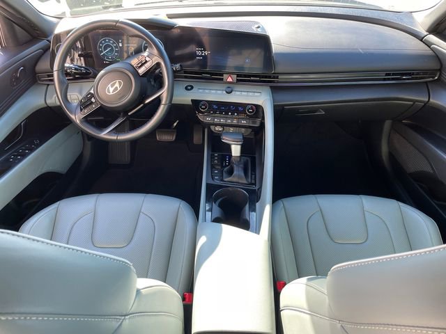 Used 2024 Hyundai Elantra Limited image 18