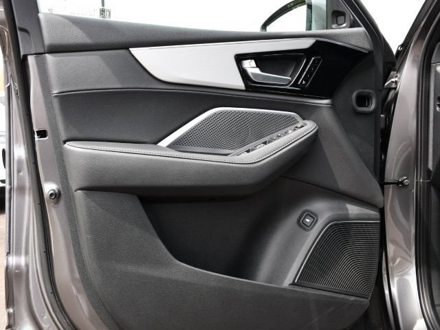 New 2026 Acura MDX SH-AWD image 10