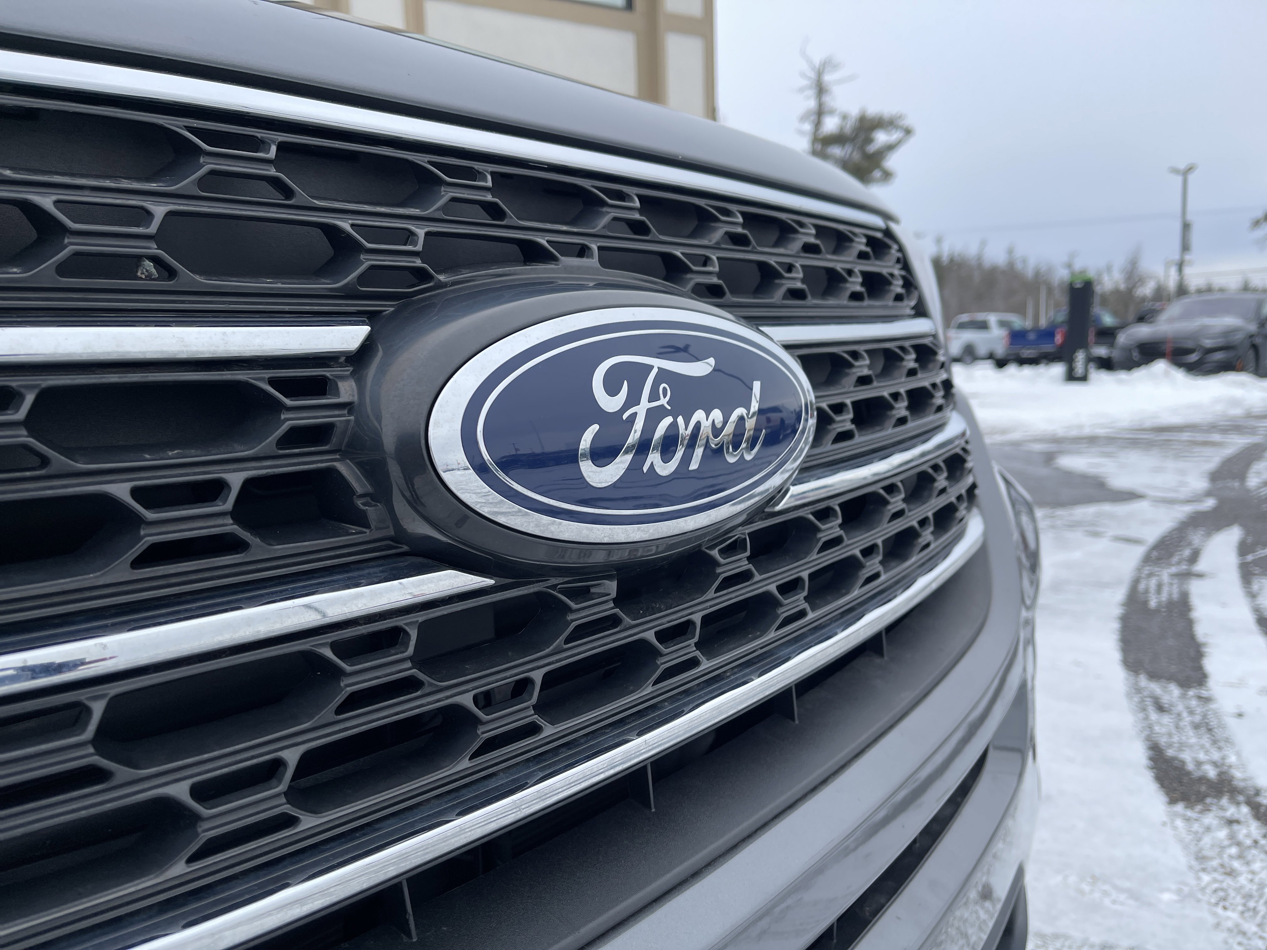 Certified 2022 Ford Explorer XLT w/ Class IV Trailer Tow Package image 26