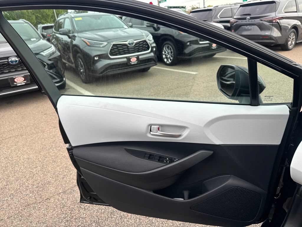 New 2026 Toyota Corolla SE w/ SE Package FWD image 32