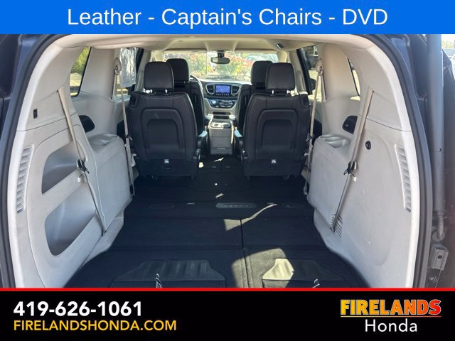 Used 2017 Chrysler Pacifica Touring-L Plus w/ Tire & Wheel Group FWD image 36