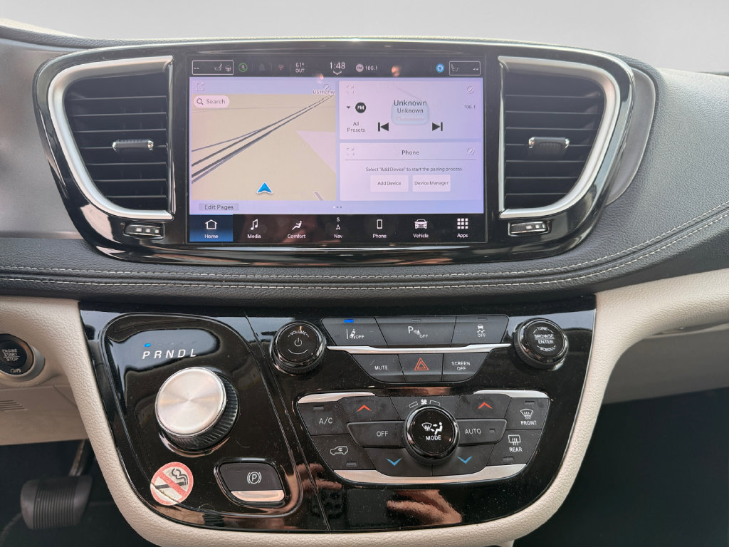 Used 2024 Chrysler Pacifica Limited FWD image 25