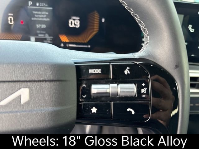 Certified 2026 Kia Sorento S w/ S Panoramic Sunroof Package image 24