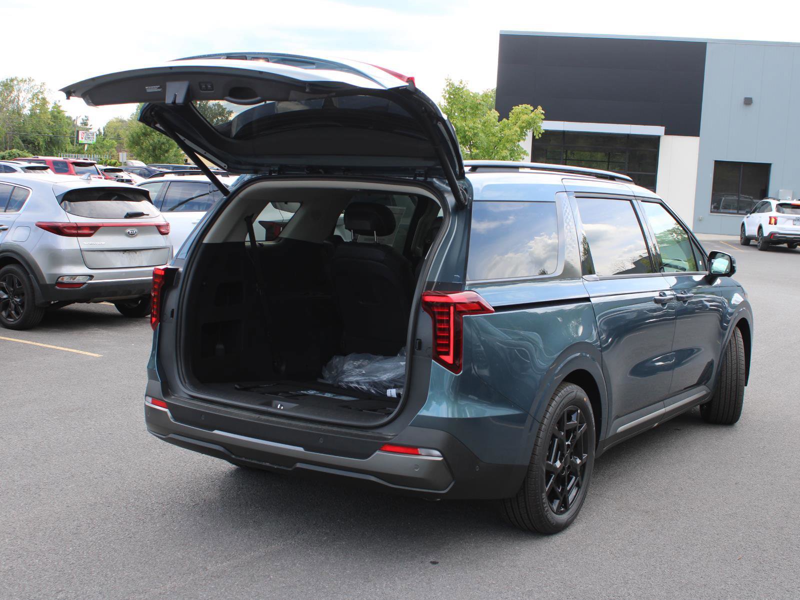 New 2026 Kia Carnival SX Prestige image 10