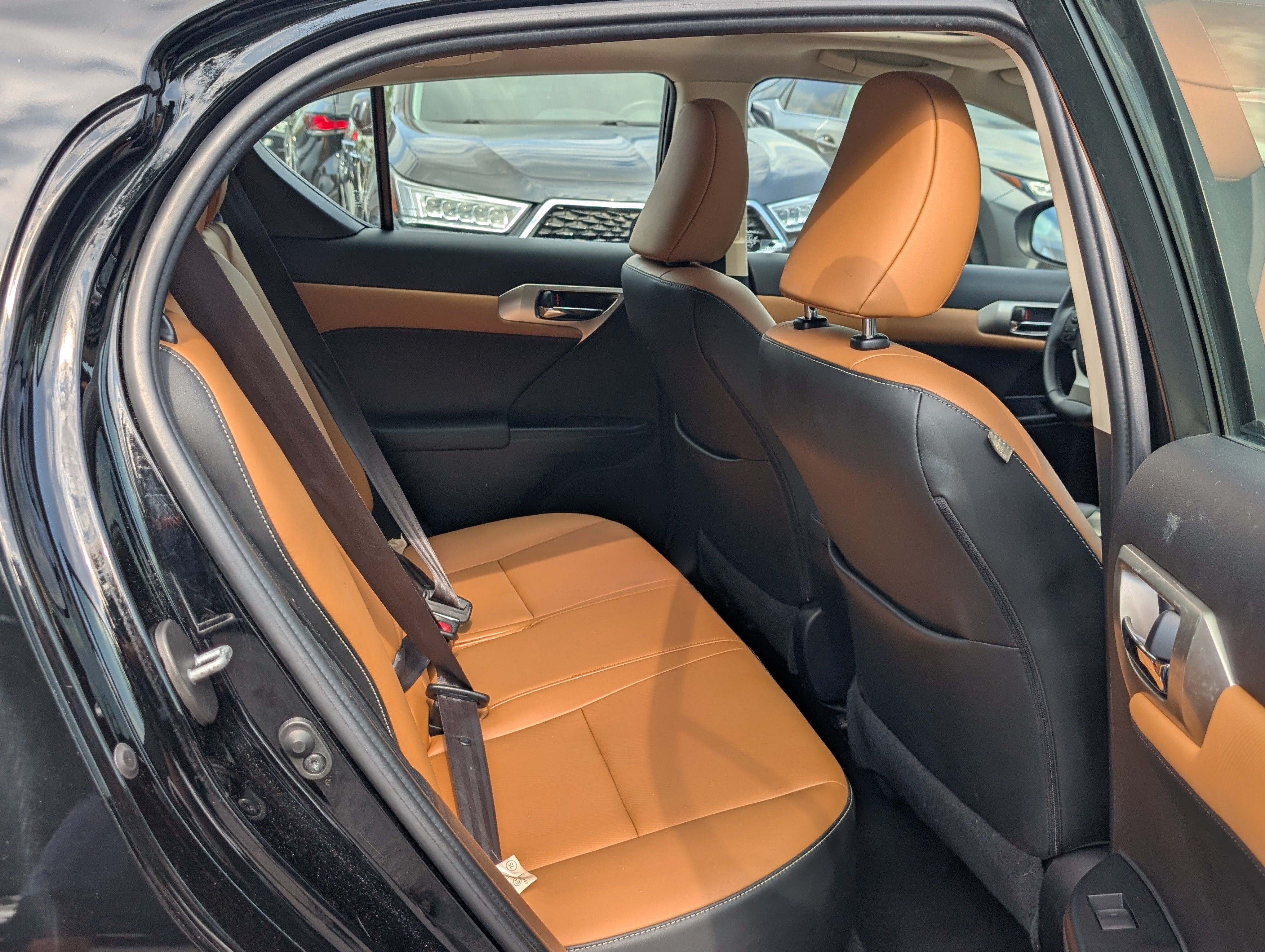 Used 2015 Lexus CT 200h w/ Navigation Package FWD image 11