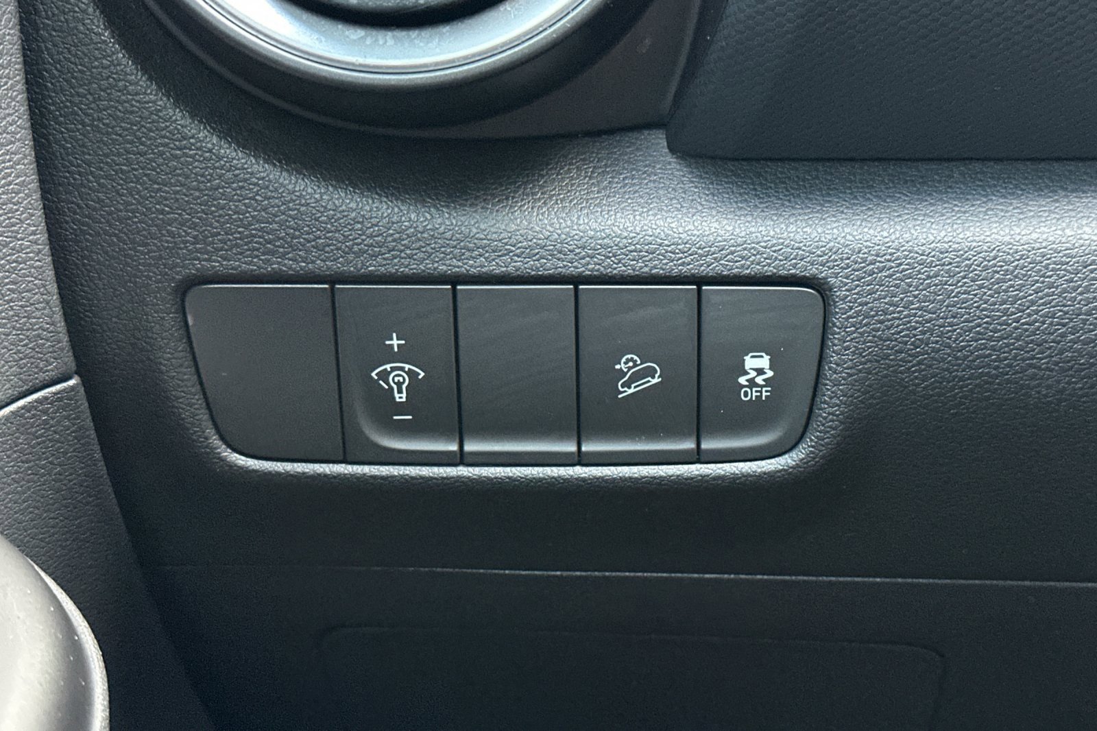 Used 2022 Hyundai Kona SEL w/ Cargo Package image 29