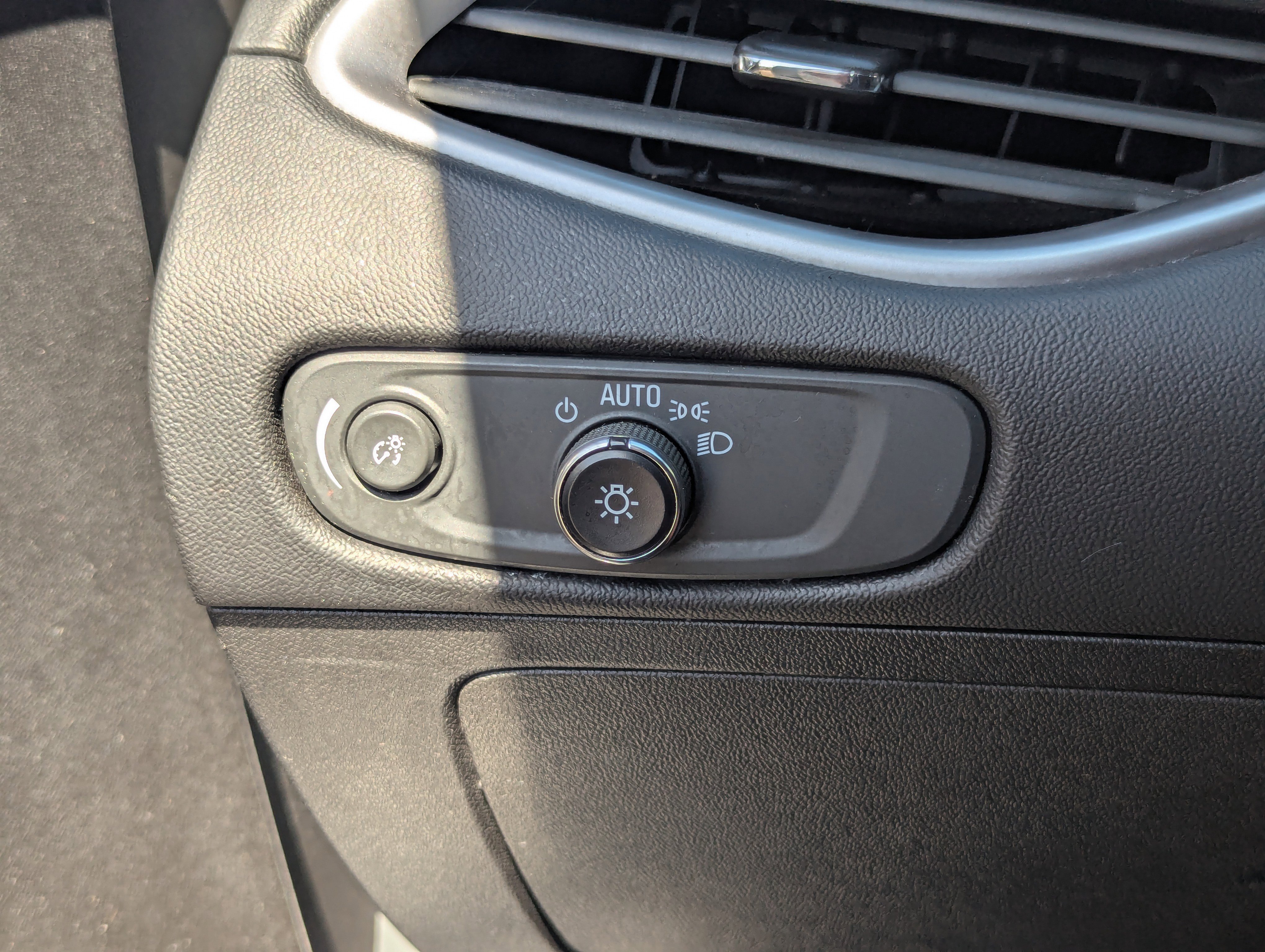 Used 2023 Chevrolet Malibu LT image 28