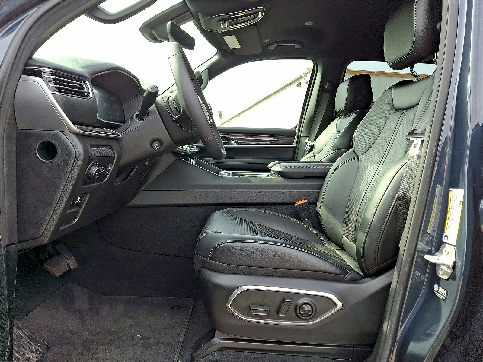 New 2024 Jeep Wagoneer 4WD w/ HD Trailer Tow Package image 14