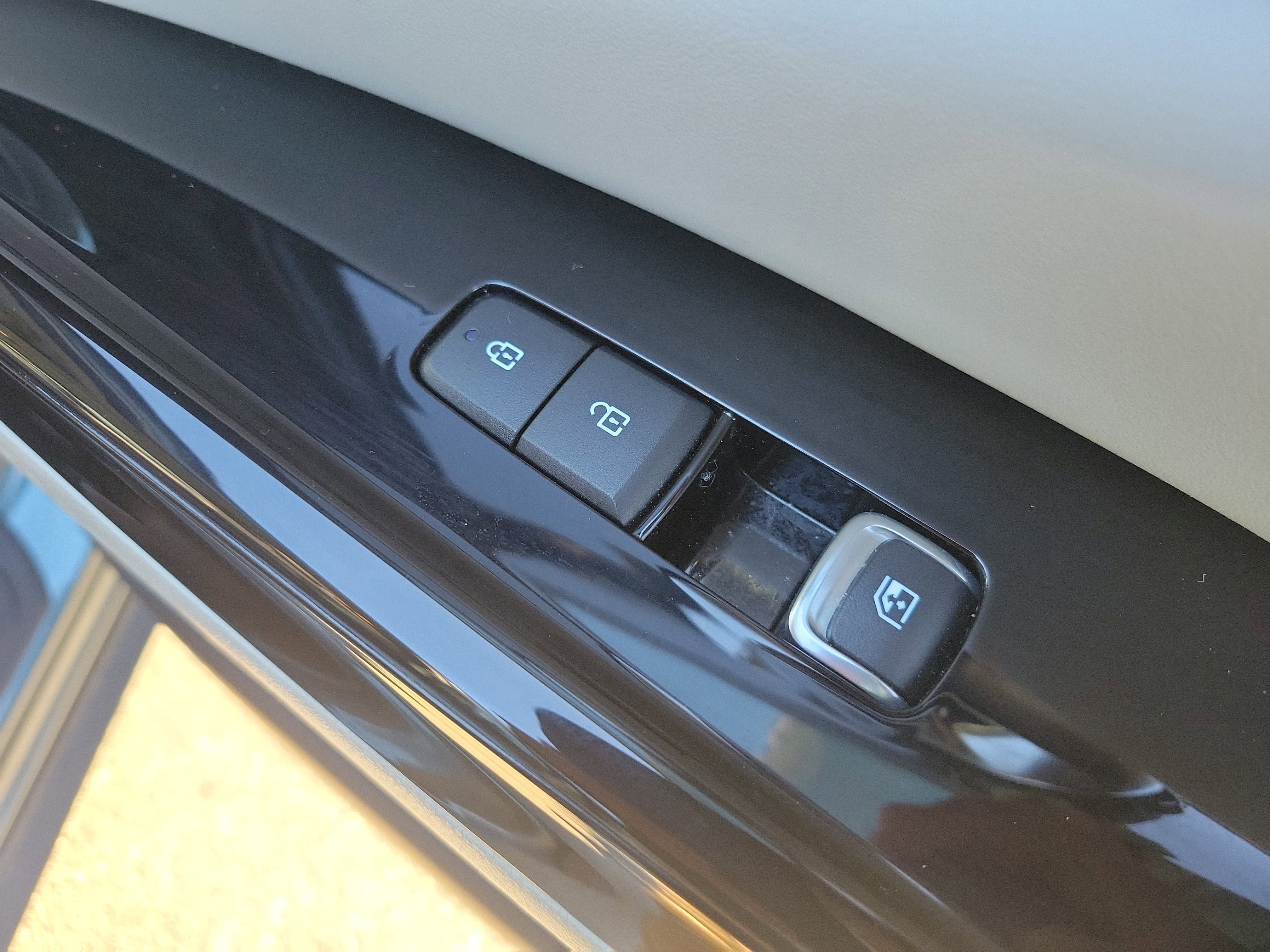 Certified 2022 Kia Carnival EX image 10