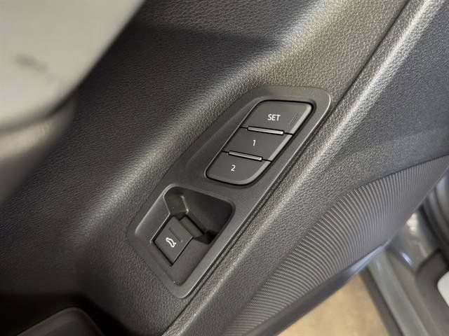 Certified 2025 Audi Q3 2.0T Premium w/ Convenience Package AWD/4WD image 26