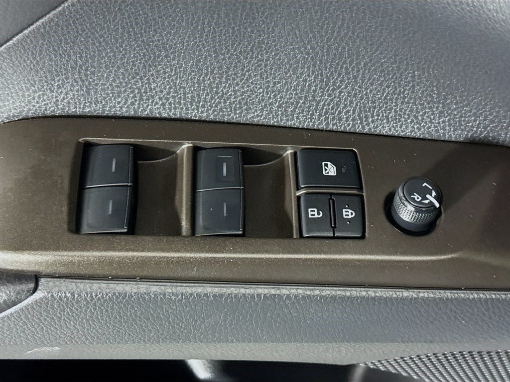 Used 2022 Toyota Camry SE w/ Convenience Package FWD image 23