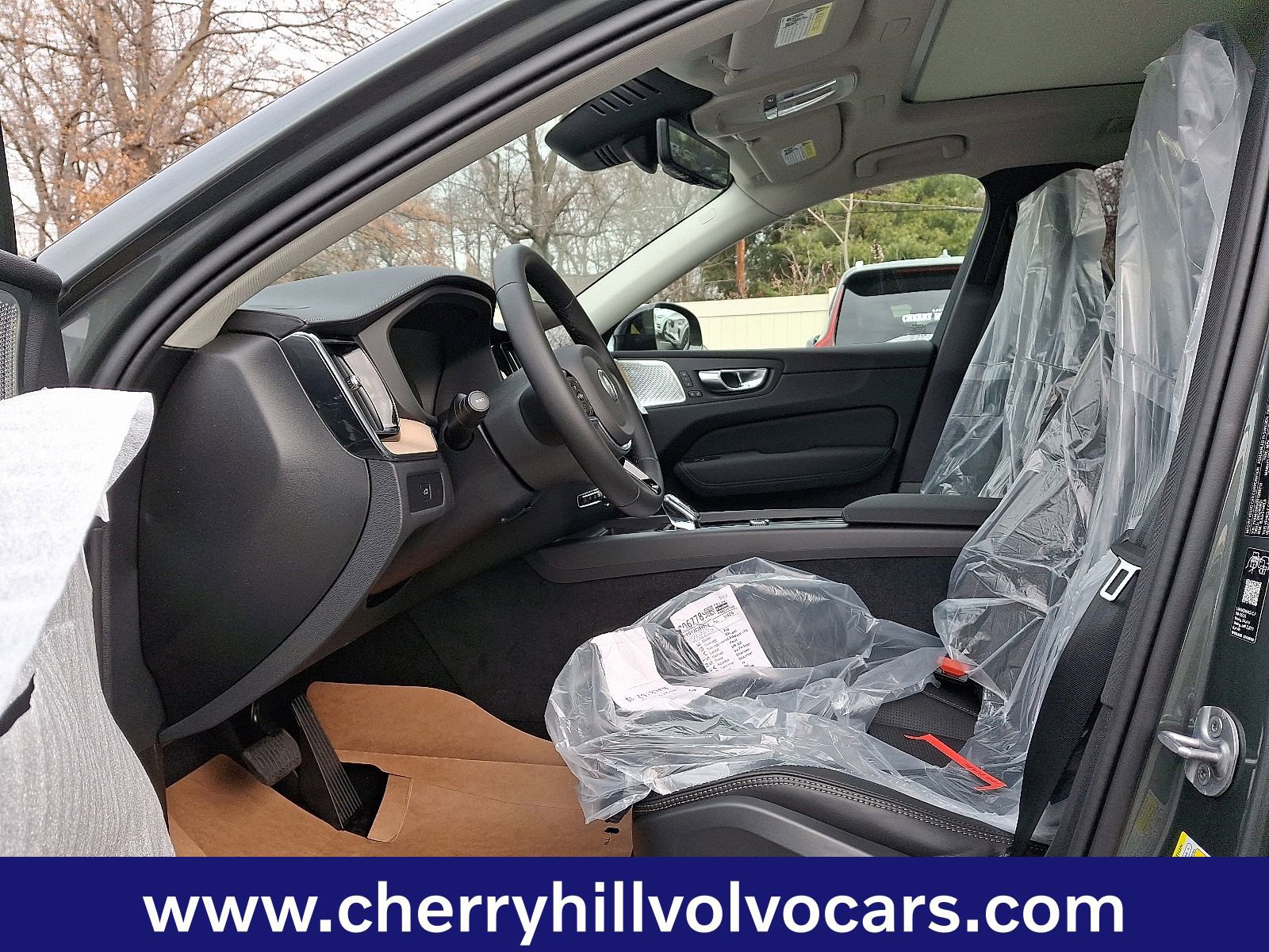 New 2026 Volvo XC60 B5 Ultra w/ Protection Package Premier image 8