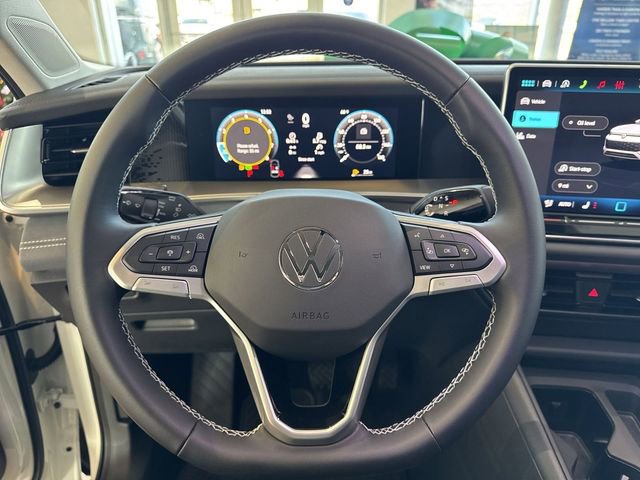 New 2026 Volkswagen Tiguan SE FWD image 16